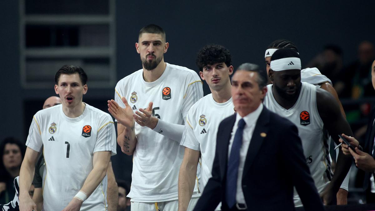 Scariolo: La cantidad de faltas ofensivas señaladas creo que es récord mundial. No sabíamos que íbamos a enfrentarnos a una actuación tan mala de estos tres árbitros