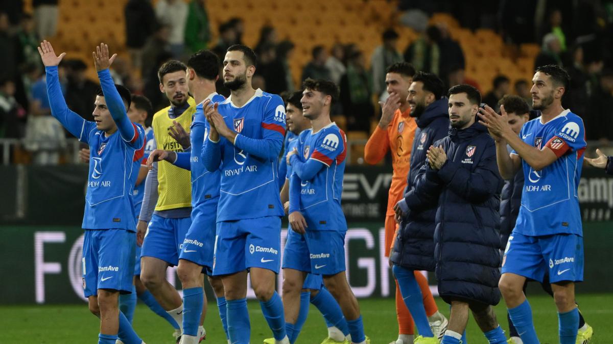 Una manita del Atleti sin delanteros