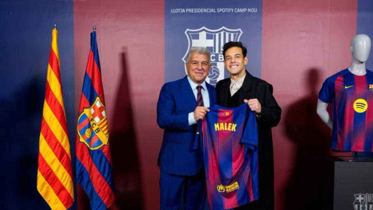 Rami Malek visita el Camp Nou