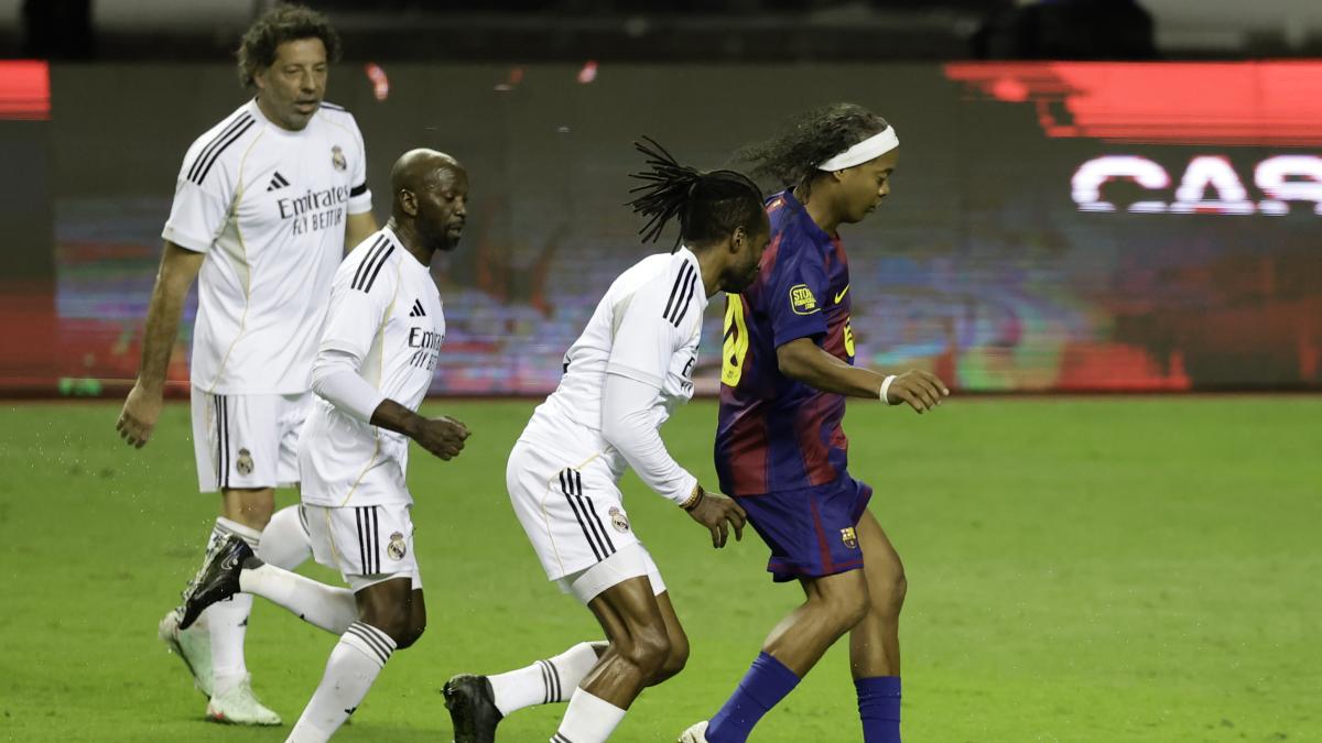 Ronaldinho pone la magia en Costa Rica los Barça Legends cae ante el Madrid