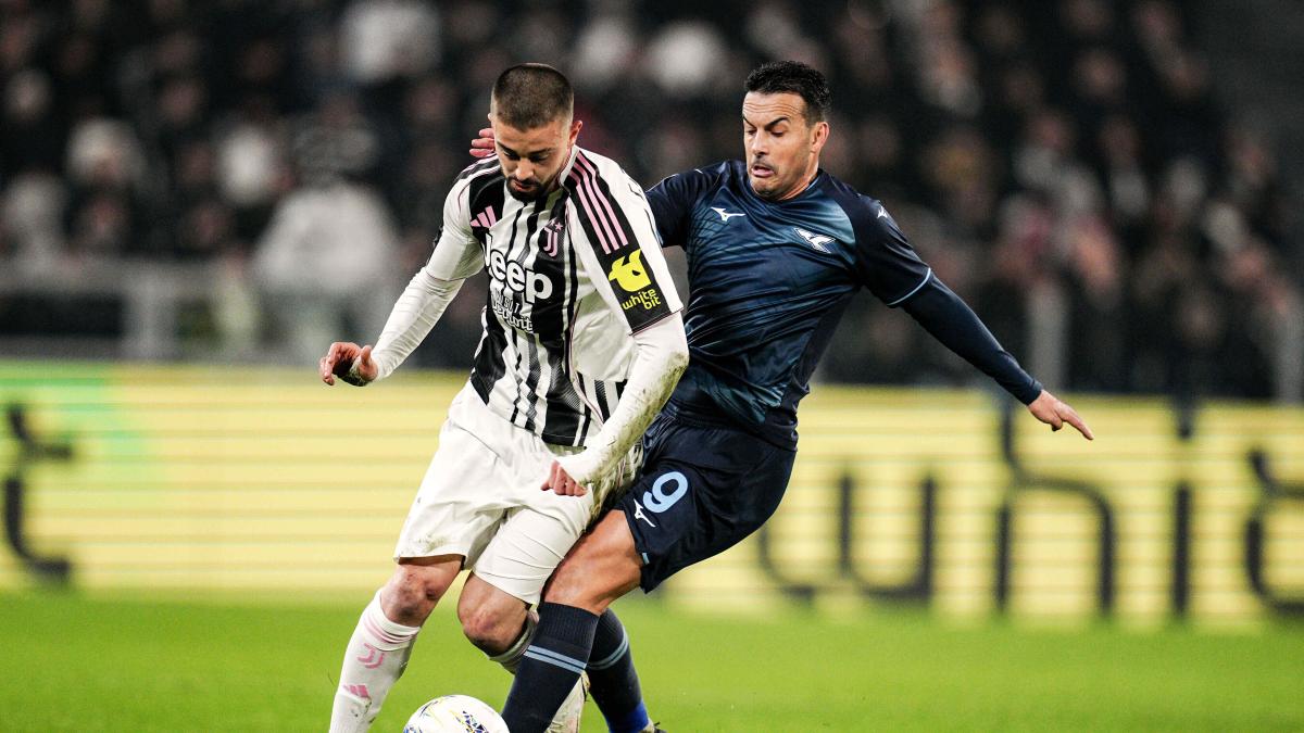 La Juventus nivela un 0-2 en el añadido tras el gol inicial de Pedro