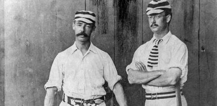 Richard Sears (derecha)