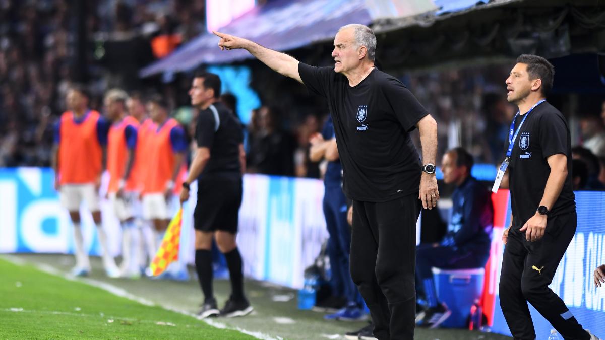 Marcelo Bielsa enfrenta su primer problema con Uruguay: afecta a varias categorías